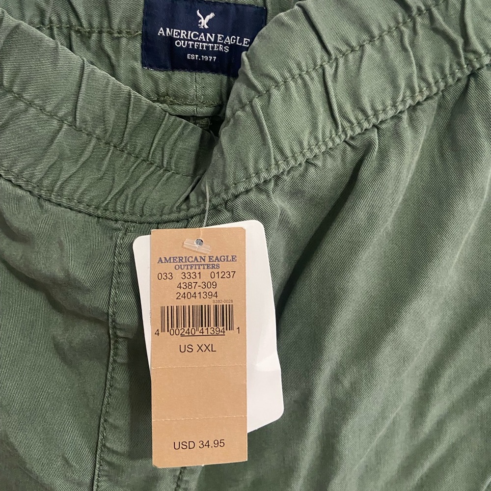 American eagle olive green jogger shorts size xxl.
